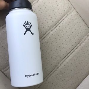 White hydrofask like new